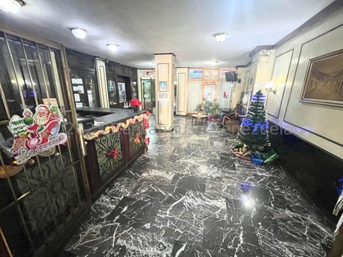 Edificio / Hotel Comercial ( 9 Pisos / A Remodelar ) Venta La Candelaria Mls - 24-12325
