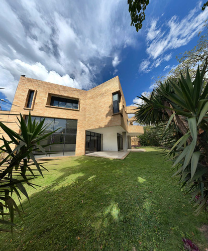 Imagen 19 de 20 de En Alquiler Casa 1000m2 5h+2s/5.5b+2s/ 6p El Peñón
