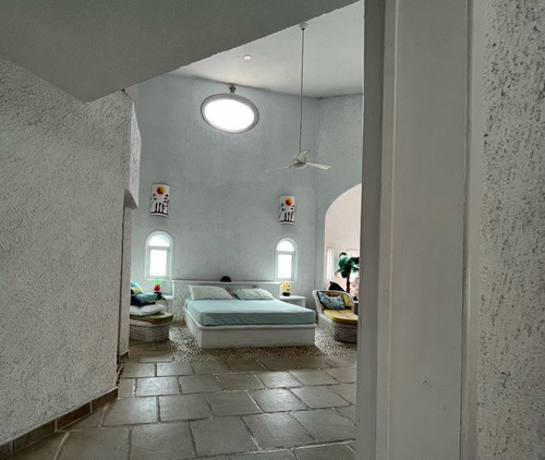 Venta De Casa En Cuernavaca, Col. 3 De Mayo, 2400 Mts