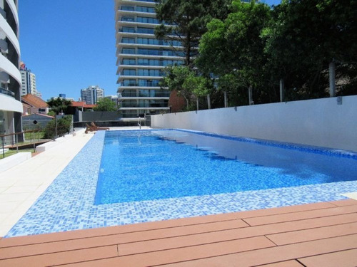 Venta Apartamento 2 Dormitorio Y Servicio, Playa Brava