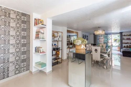 Casa En Venta En Laureles. Cod V12105