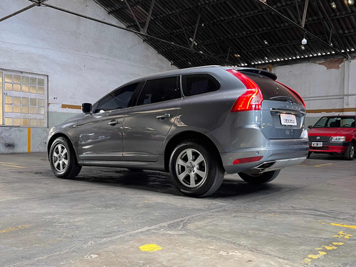 Volvo XC60 2.5 T5 Momentum