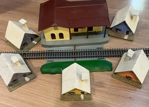 Maqueta Para Armar Tren Estación Eléctrica Lima Y Accesorios (Usado)