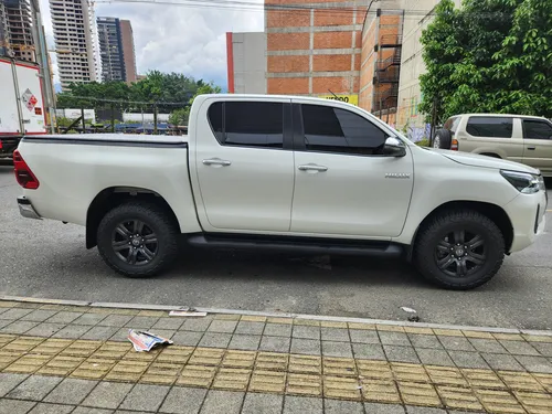 Toyota Hilux 2.4 Diésel 4X4