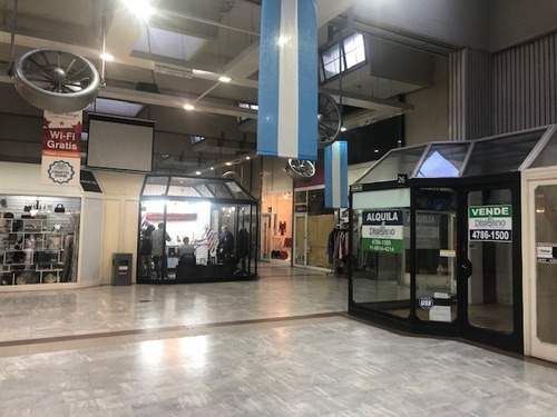 Imagen 2 de 12 de Excelente Local En Galeria Marga - Av. Cabildo -