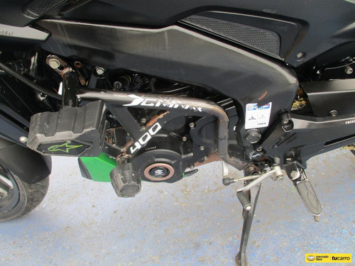 Moto Bajaj Dominar D 400