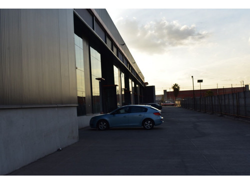 Arriendo Bodega 425,3 M2 + 69,24 M2 De Altillo, Av. La Monta