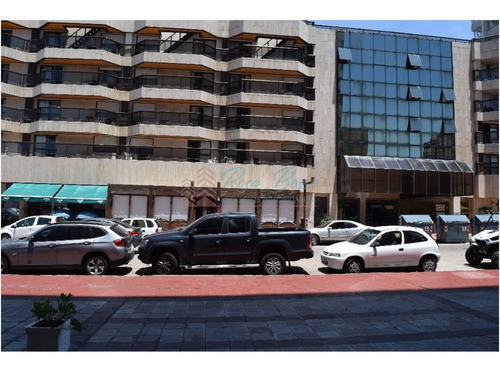 Apartamento En Peninsula, 1 Dormitorios *- Ref: 184