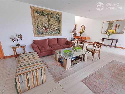 Casa En Venta Av. Bosques De Montemar En Concón