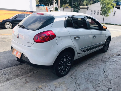 Imagem 7 de 11 de Fiat Bravo Essence 1.8 2014