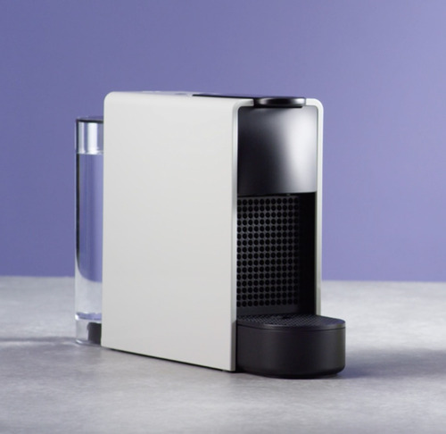Cafetera Nespresso Essenza Mini C + Cápsulas Color Blanco