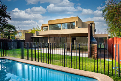 Hermosa Casa Condominio I 6d 5b I Los Bravos I Craighouse
