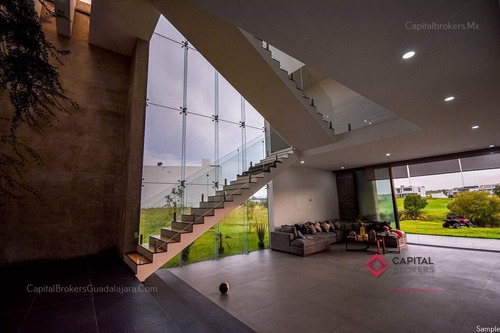 Imagen 10 de 30 de Casa En Venta En Valle Imperial Zapopan Dentro Del Campo De