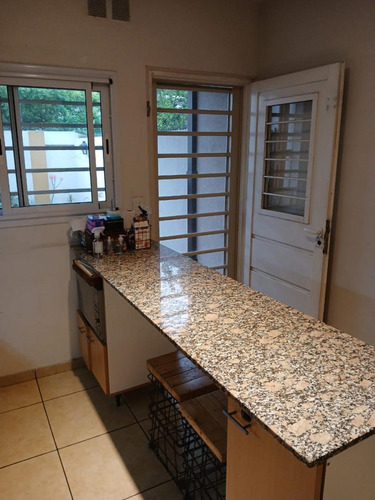 En Venta En Caseros Hermoso Duplex De 3 Ambientes 2 Baños Cochera Patio. F: 10301