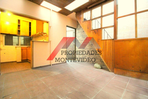 Casa En Venta 3 Dormitorios Con Renta Y Local Comercial -cordón: