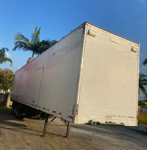 Imagem 3 de 8 de Baú De 28 Pallets Com 15 Mts Comprimento Com Pneus Randon