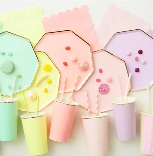 Imagen 1 de 2 de Plato Polipapel Octogonal Awesome Pastel Y Dorado X10 Uni