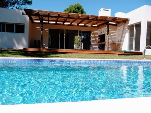 Hermosa Casa En La Barra A Estrenar.- Ref: 1020