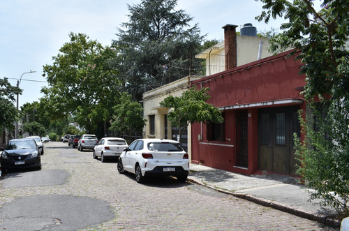 Dueña Vende Casa En Padrón Único En El Barrio Atahualpa!