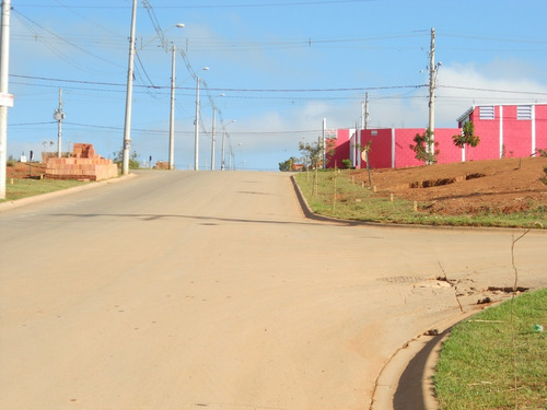 Imagem 2 de 13 de Vendo Terreno Lote Comercial Pronto Para Construir Com Escritura Cotia Sp R$ 912,59 Mensais 150,00 Metros 6 X 25 Acesso A Internet Bem Plano Invista No Seu Futuro