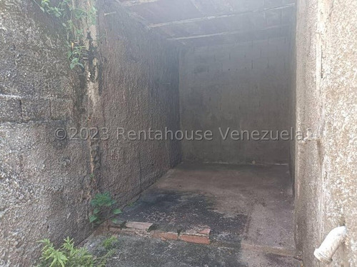 . Jv Vende Haz Realidad Tu Sueño: Casa Quinta Espaciosa Y Luminosa En Zona Cotizada, Ideal Para Disfrutar De La Tranquilidad Y La Cercanía A La Ciudad. 25-8374