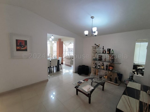Venta Imponente Casa Quinta Equipada Urb Corinsa 25-14587 Gjg