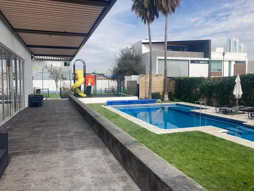 Casa En Venta En Juriquilla