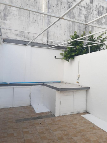 Casa En Venta Garage Para 3 Autos, Alberca - Granjas De La Boticaria