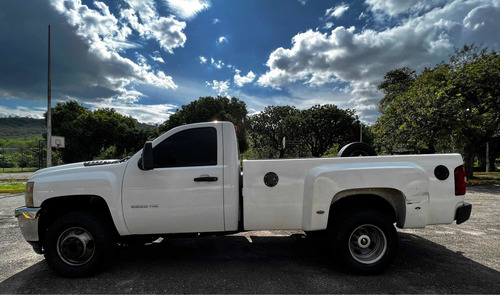 Imagen 2 de 18 de Camion Silverado Chevrolet4x2 Hd3500 Cajon Baquero