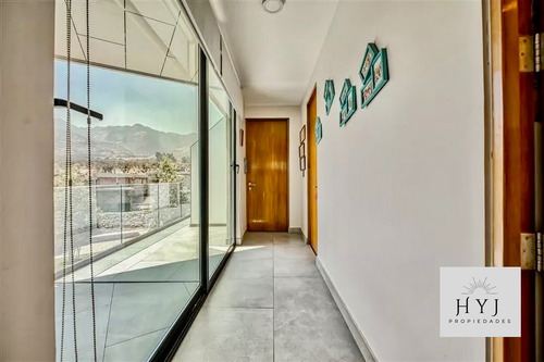 Moderna Arquitectura!! En Condominio Los Rios