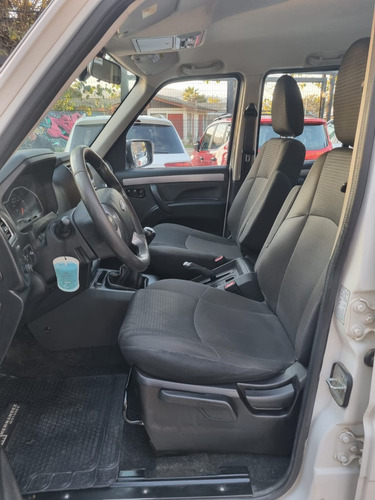 Mahindra Pik-Up D/C 4X2 Base Touch