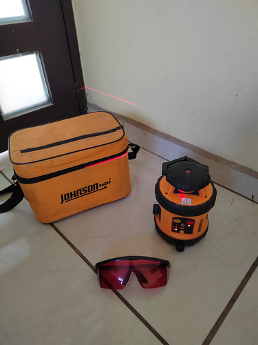Nivel Láser Giratorio Johnson Autonivelable 40-6515 (Usado)