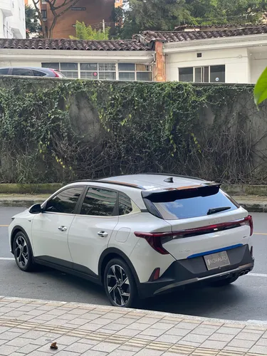 Kia K3 Cross 1.6 Zenith