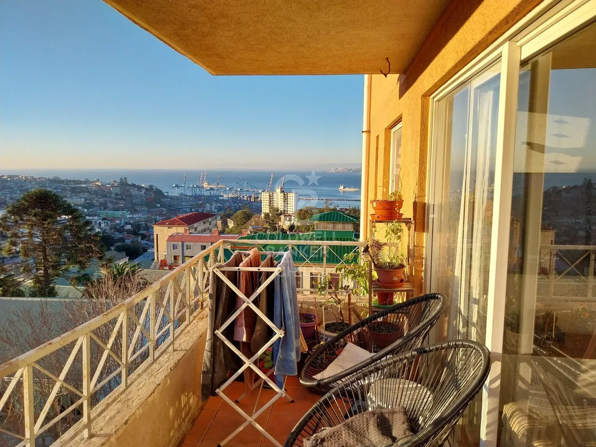 Imagen 2 de 17 de Encanto En Cerro Alegre: Vistas Al Mar Y Gran Precio