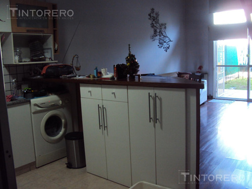 Depto. En Venta En Carapachay, Dos Ambientes Con Jardín Y Cochera