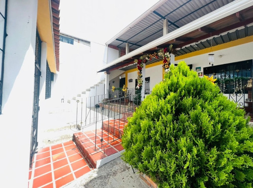 Imagen 1 de 18 de Casa Ubicada En Tucape Parte Alta. Adlz