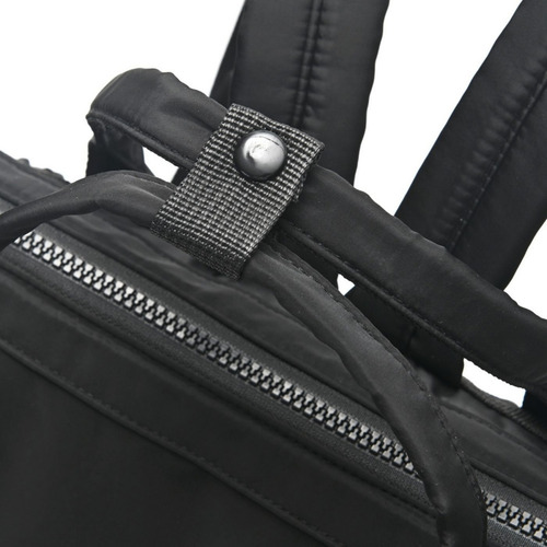 Mochila Boca De Pez Con Llavero Jade Skora Q Color Negro Diseño De La Tela Liso