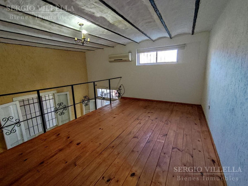 Imagen 6 de 16 de Entre Ríos Y Mendoza. Dúplex De Un Dormitorio. Pasillo.