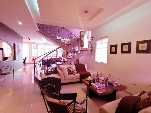 Imagen 4 de 28 de Fernando Guerrero Vende Casa-quinta De Esquina En Urb. La Viña