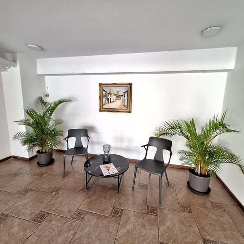 Alquilo Exclusivo Y Remodelado Apto. Colinas De Bello Monte.centro Polo. Puesto Techado, Amoblado, Excelente Residencia