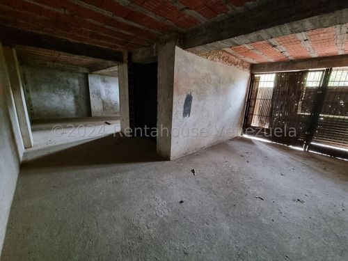 Edificio Comercial / Residencial (3 Niveles/ Obra Gris) Venta Weekend Mls-25-525