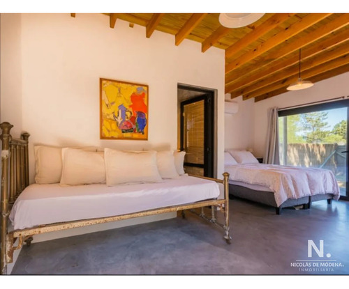 Se Vende En Arenas De José Ignacio, Casa De 5 Dormitorios En Suite.