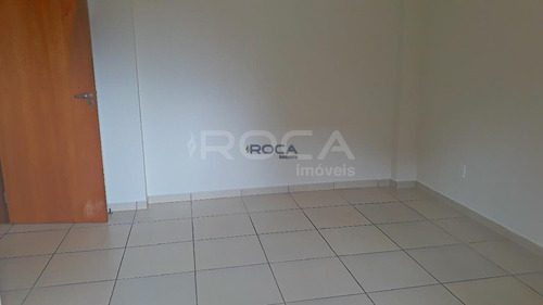 Venda De Apartamentos / Padrão Na Cidade De São Carlos 23669