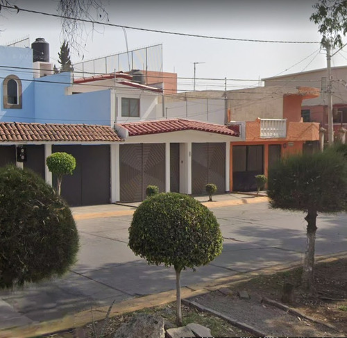 Casa Con Excelente Mantenimiento Y Ubicación Arf