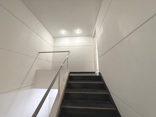 Oficina En Venta En Balvanera - Edificio Comercial Apto Credito, Apto Varios Rubros.