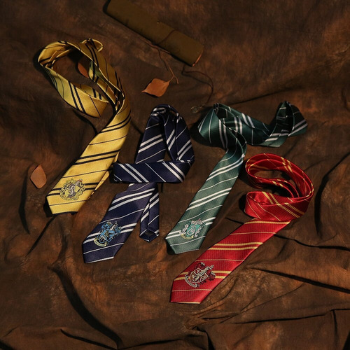 Imagen 2 de 6 de Corbatas Harry Potter | Gryffindor / Hufflepuff / Slytherin