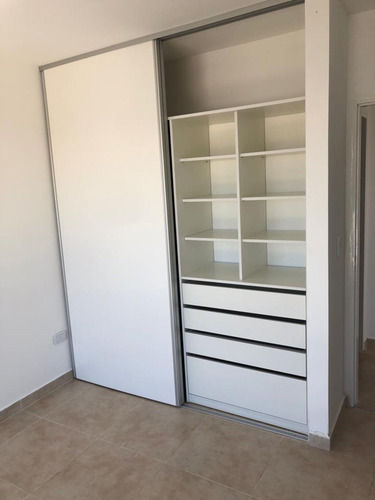 Departamento En Venta 2 Amb Con Cochera-saenz Peña