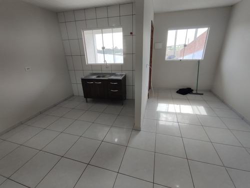 Casa À Venda Com Ótima Localização.
