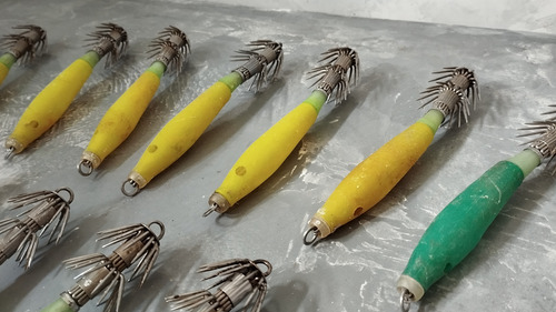 18 Anzuelos Potera Para Calamar, Verde Y Amarillo (Usado)