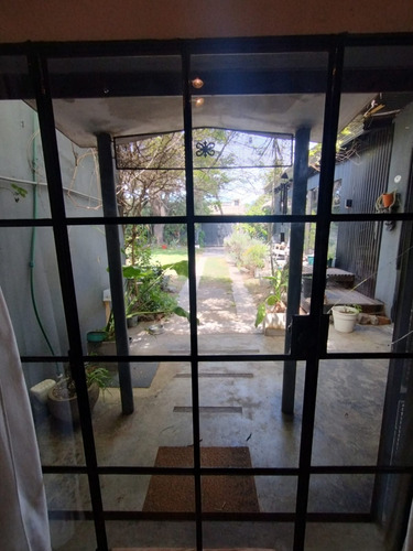 Casa En Venta En Quilmes Sobre Dos Lotes